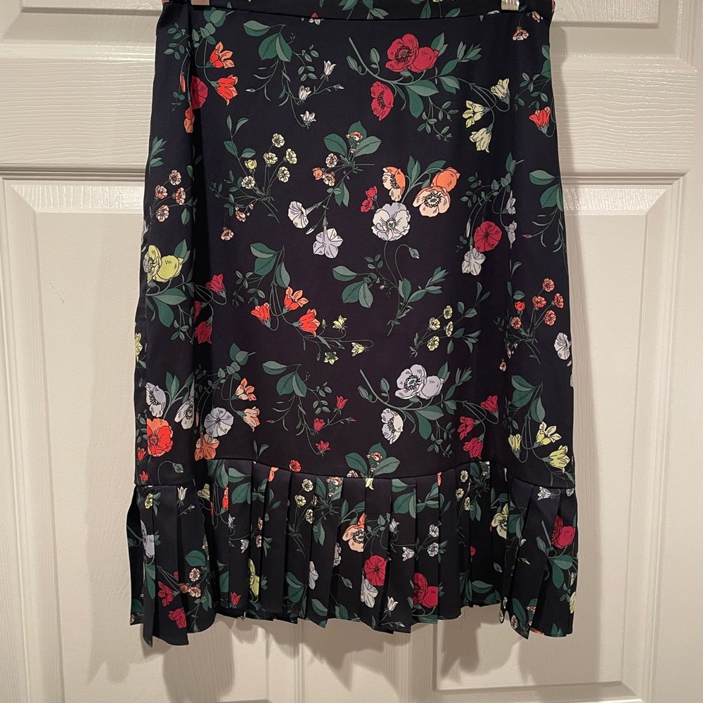 Ann Taylor Navy Floral A-Line Skirt